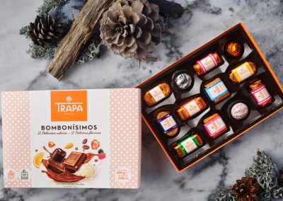 400 People, One Christmas with Trapa